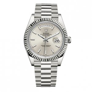 Réplique Rolex Day-Date 40 Argent Stripe Motif Dial 18K Blanc Or Montre